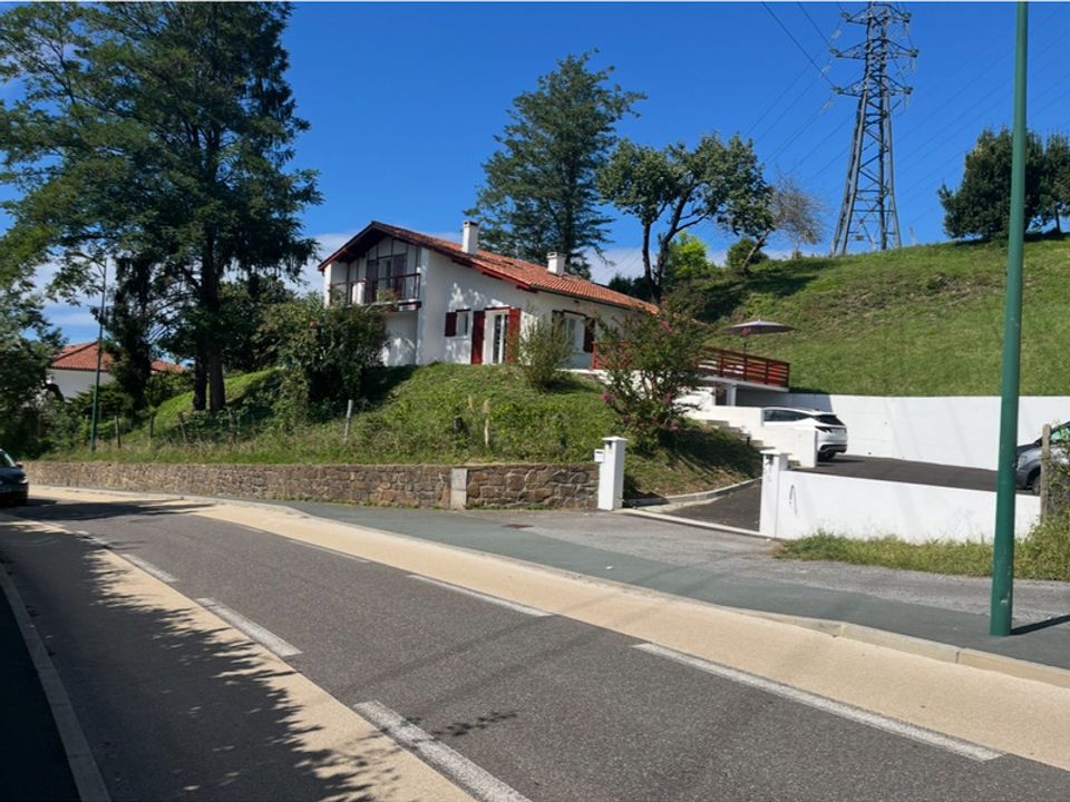 Villa i Mouguerre, Pyrenees-Atlantiques - foto 1