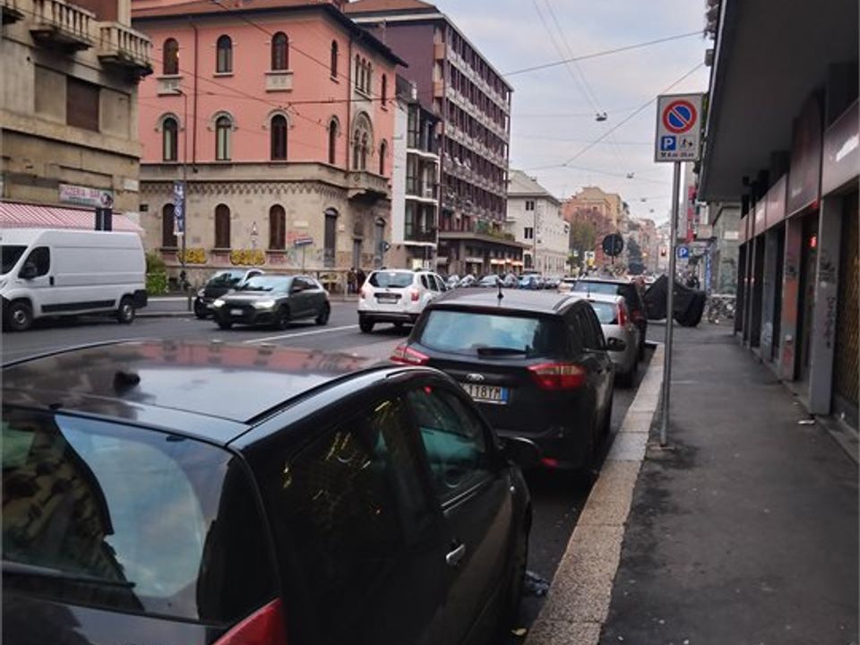 Erhvervsejendom i Milan, Milan - foto 1