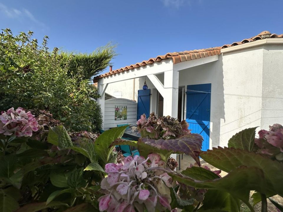 Villa - Longeville-sur-Mer, Vendee - photo 1