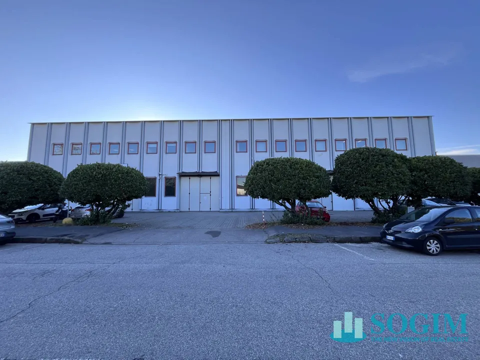 L'establiment comercial a Cusago, Milan - foto 1