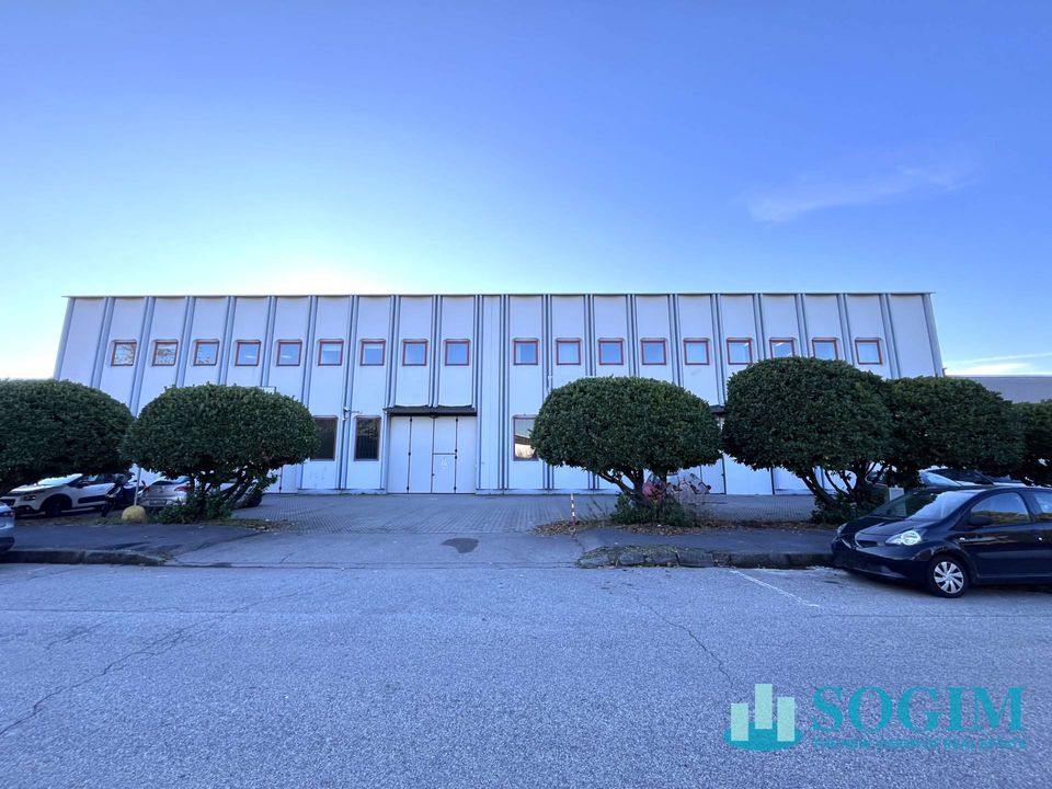 L'establiment comercial a Cusago, Milan - foto 4