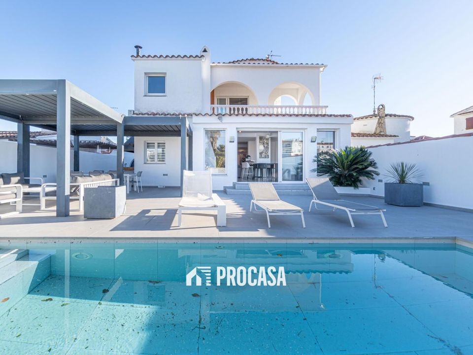 Villa i Empuriabrava, Gerona - foto 1