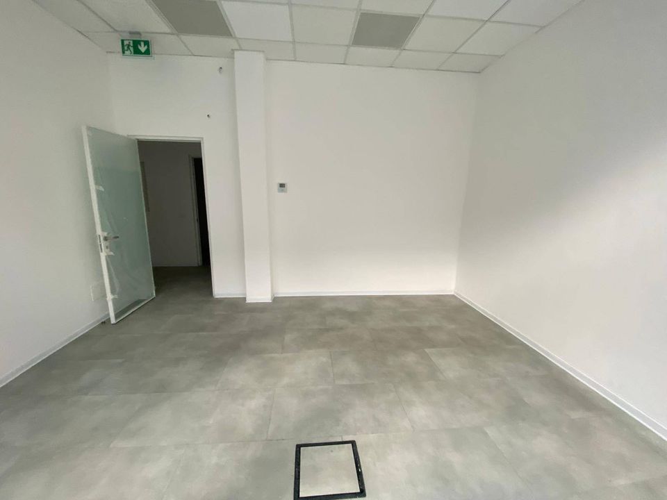 Erhvervsejendom i Pontedera, Pisa - foto 1