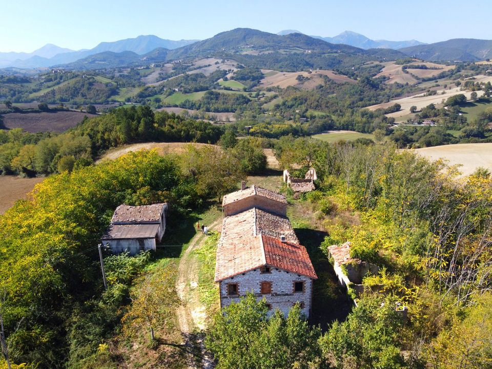 Landejendom i Arcevia, Ancona - foto 1