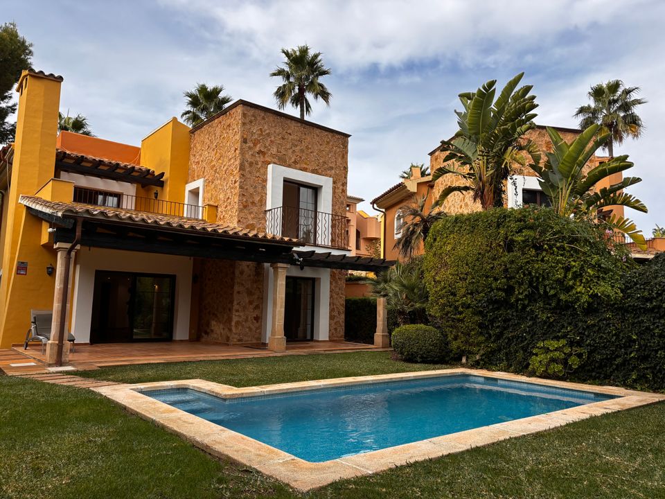 Villa i Nova Santa Ponsa, Mallorca - foto 1