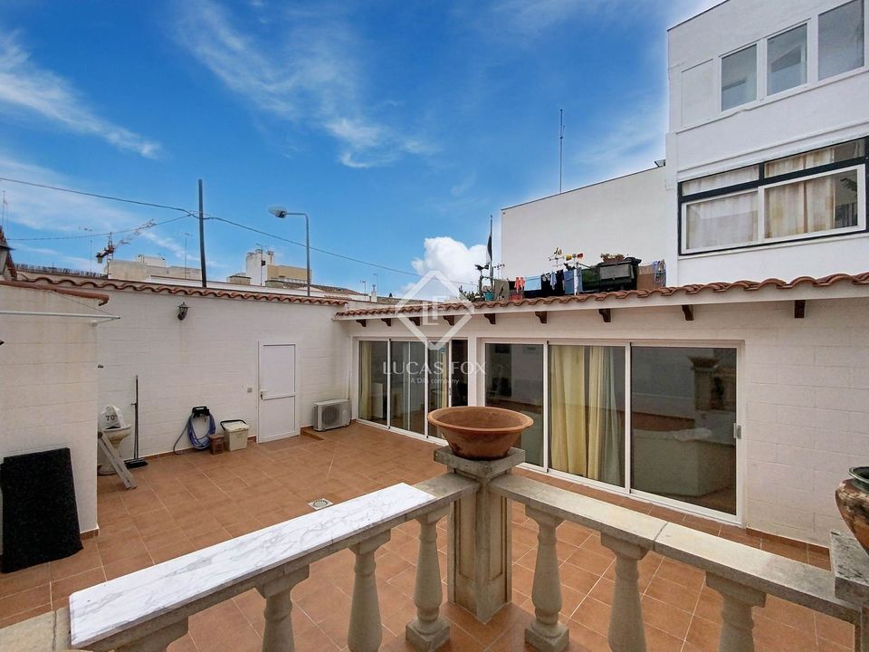 Villa in Es Castell, Menorca - foto 1