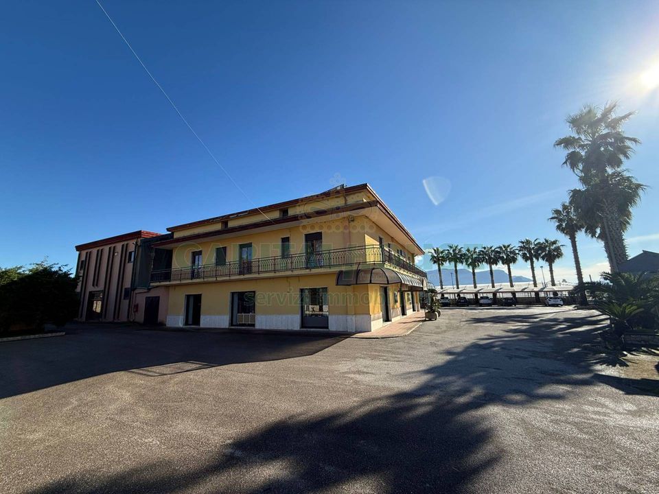 Erhvervsejendom i Eboli, Salerno - foto 1