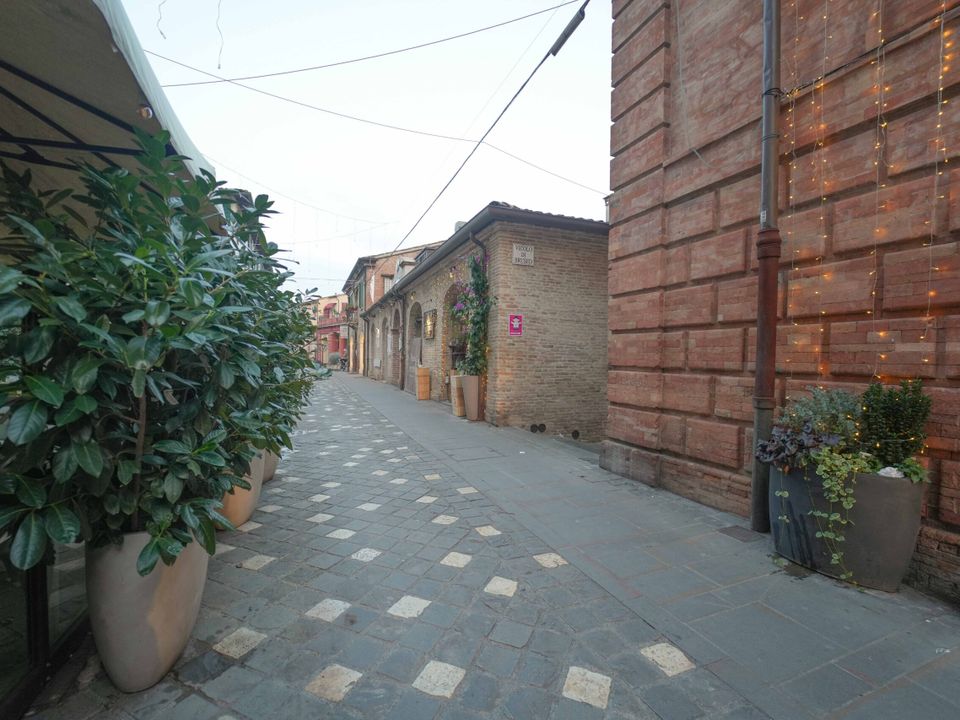 Erhvervsejendom i Santarcangelo Di Romagna, Rimini - foto 1