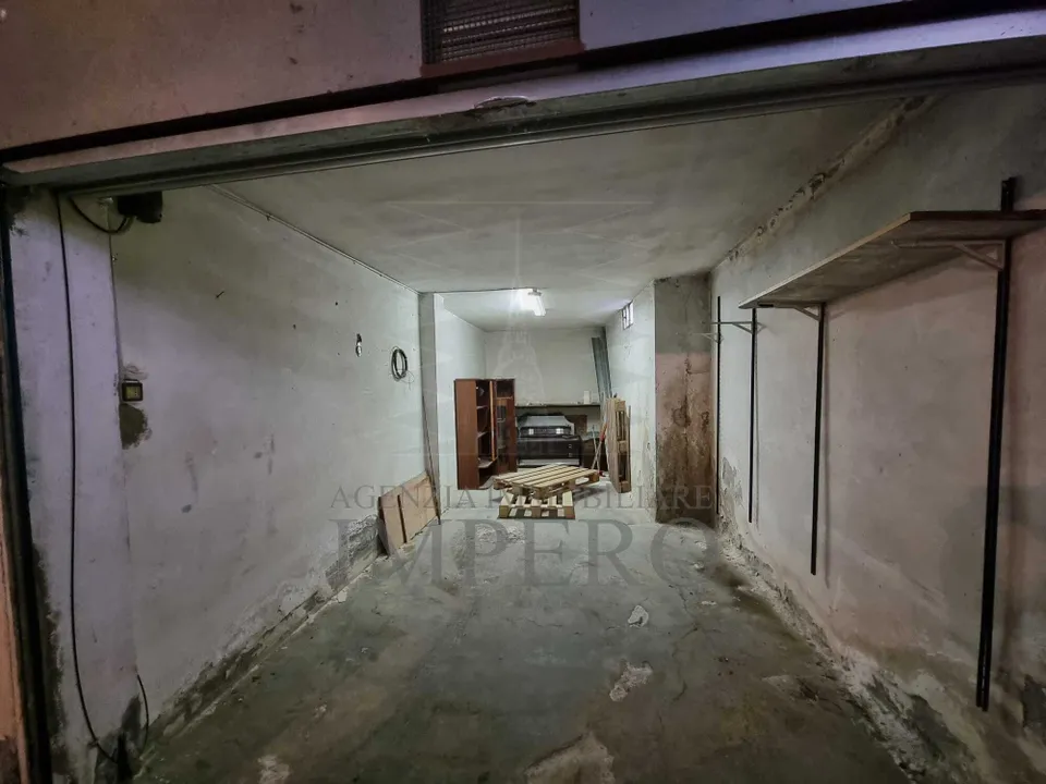 Garasje i Ventimiglia, Imperia - bilde 1