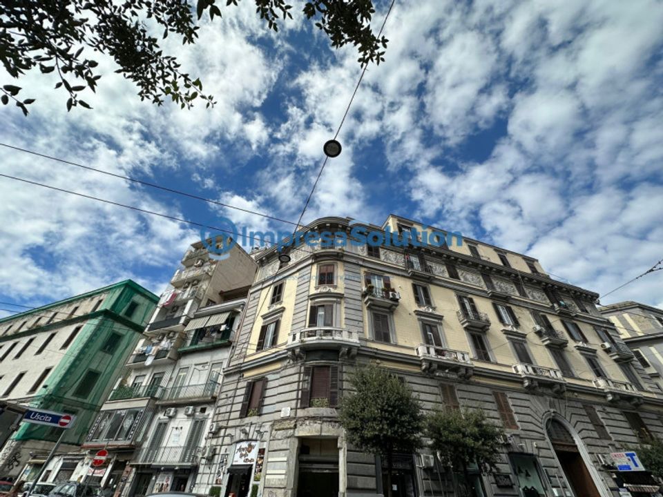 Erhvervsejendom i Naples, Naples - foto 1
