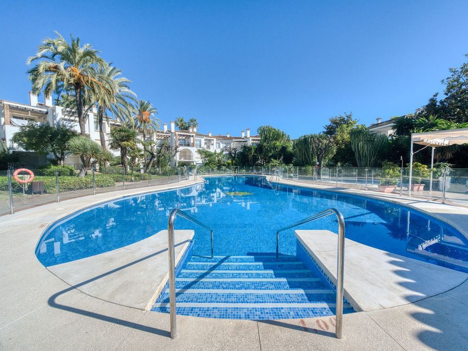 Lejlighed i Estepona, Malaga - foto 1