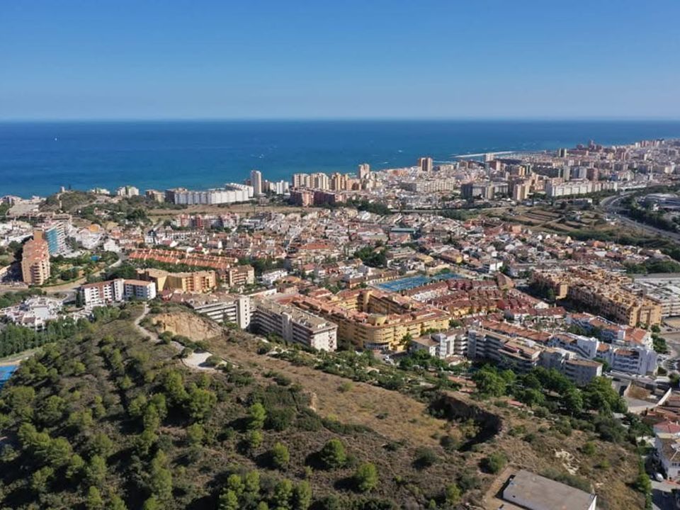Helårsgrund i Fuengirola, Malaga - foto 2