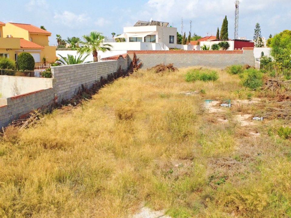 Helårsgrund i Torrevieja, Alicante - foto 2
