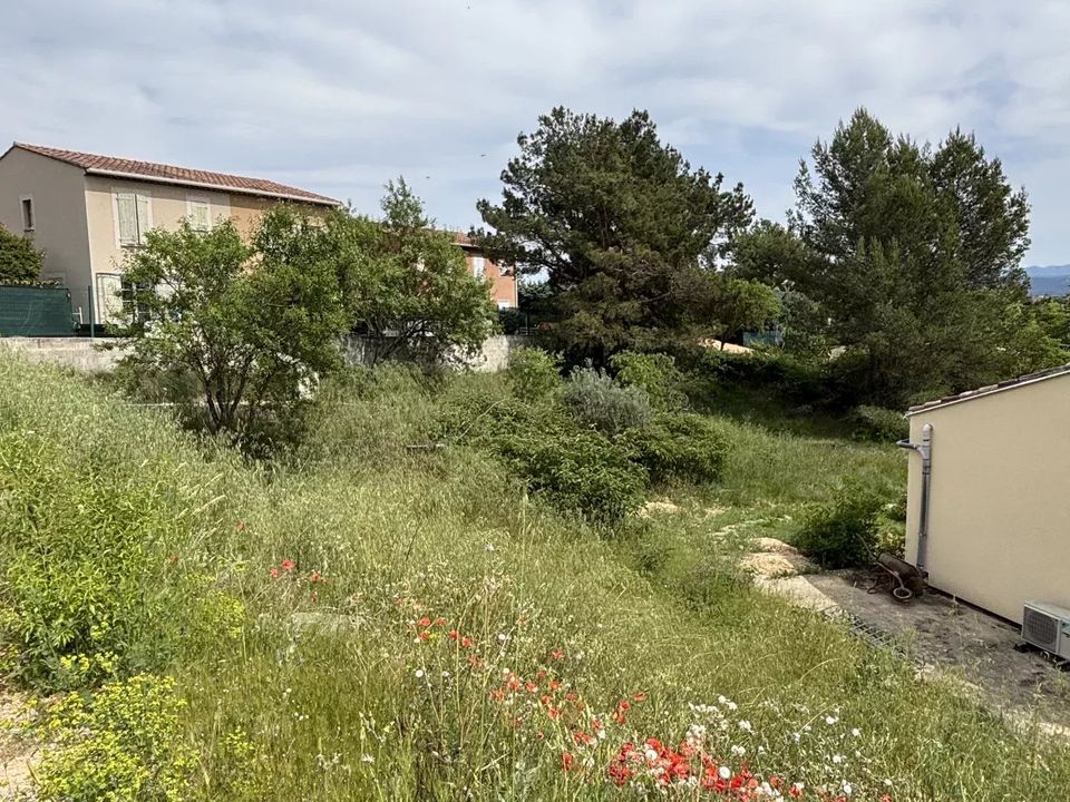 Tomt i Pertuis, Vaucluse - bilde 1