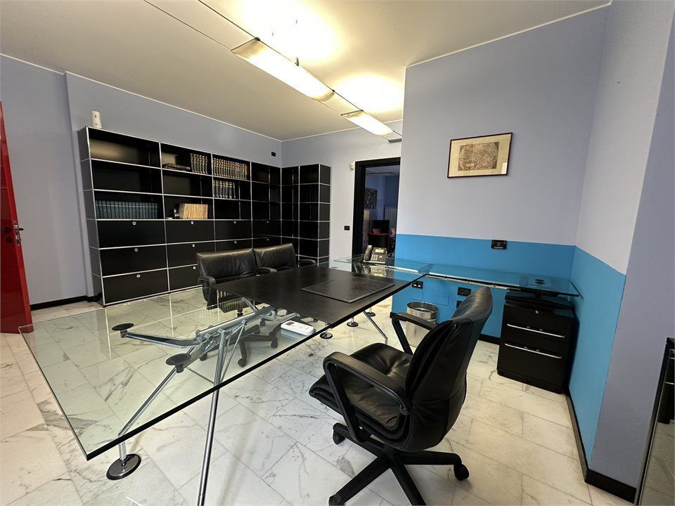 Erhvervsejendom i Parabiago, Milan - foto 1