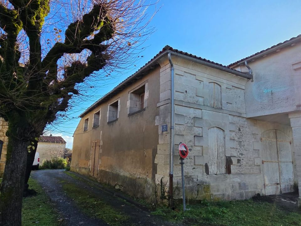 Plazas de parking en Lorignac, Charente-Maritime - foto 4