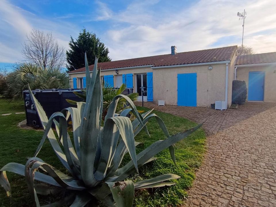 Villa i Saint-André-de-Lidon, Charente-Maritime - foto 1