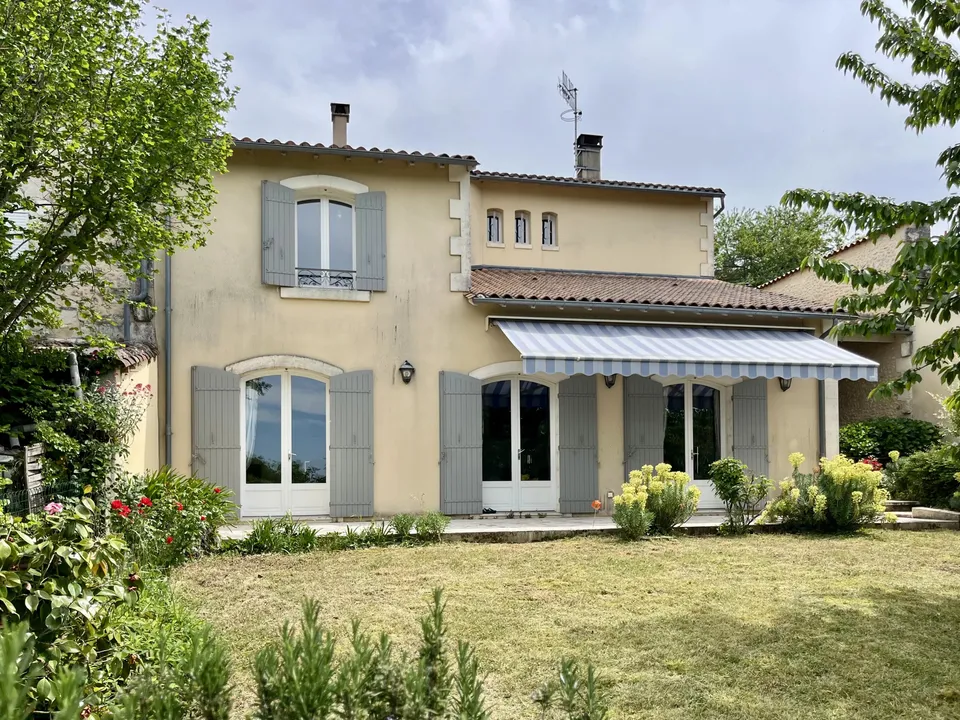 Landsbyhus i Saint-Aulaye-Puymangou, Dordogne - foto 1