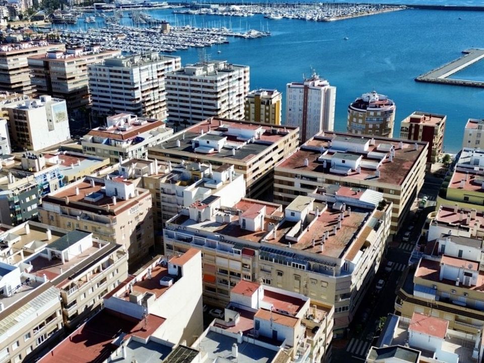 Lejlighed i Torrevieja, Alicante - foto 1