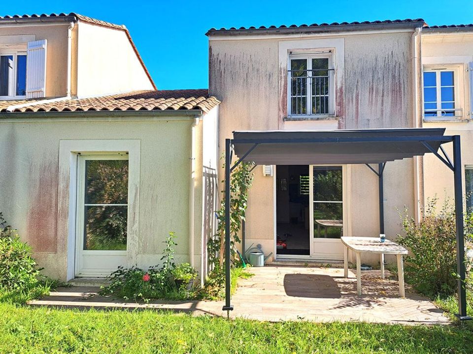 Villa in Saint-Yrieix-Sur-Charente, Charente - foto 1