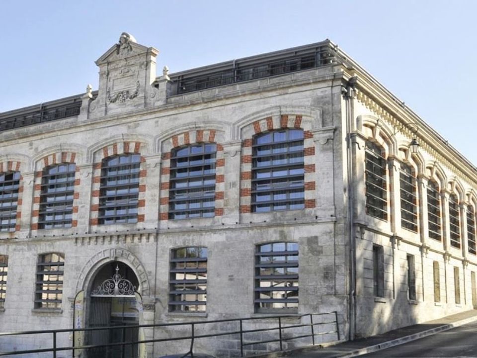 Erhvervsejendom i Angouleme, Charente - foto 1