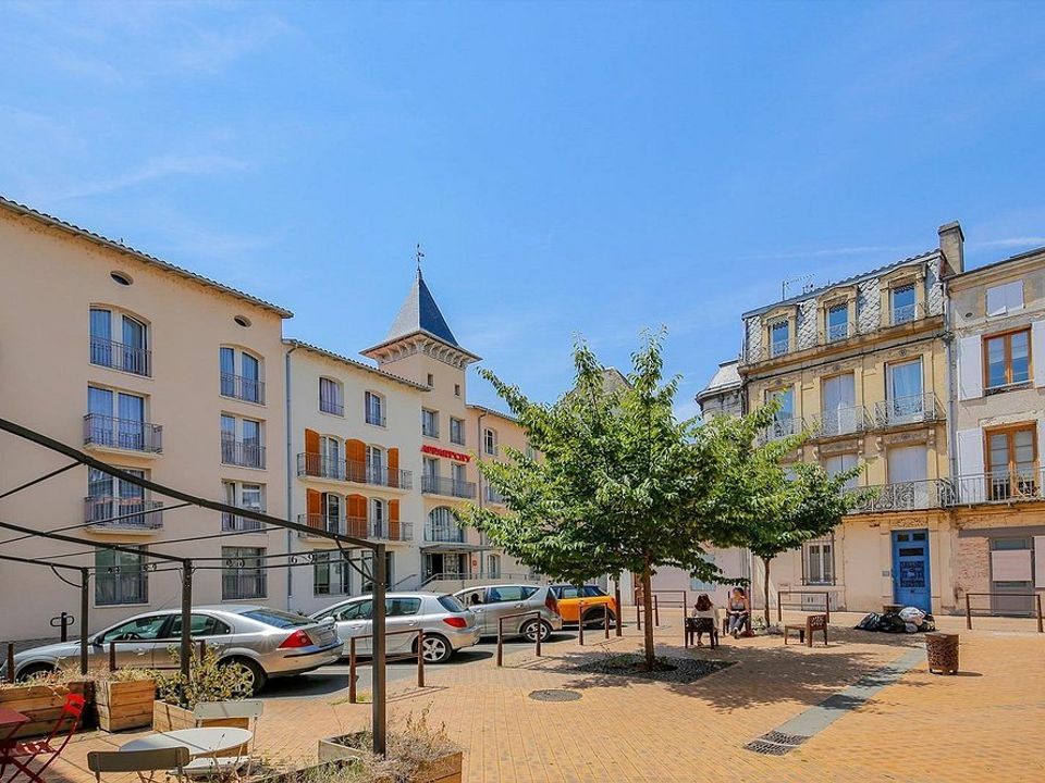 Erhvervsejendom i Agen, Lot-et-Garonne - foto 1