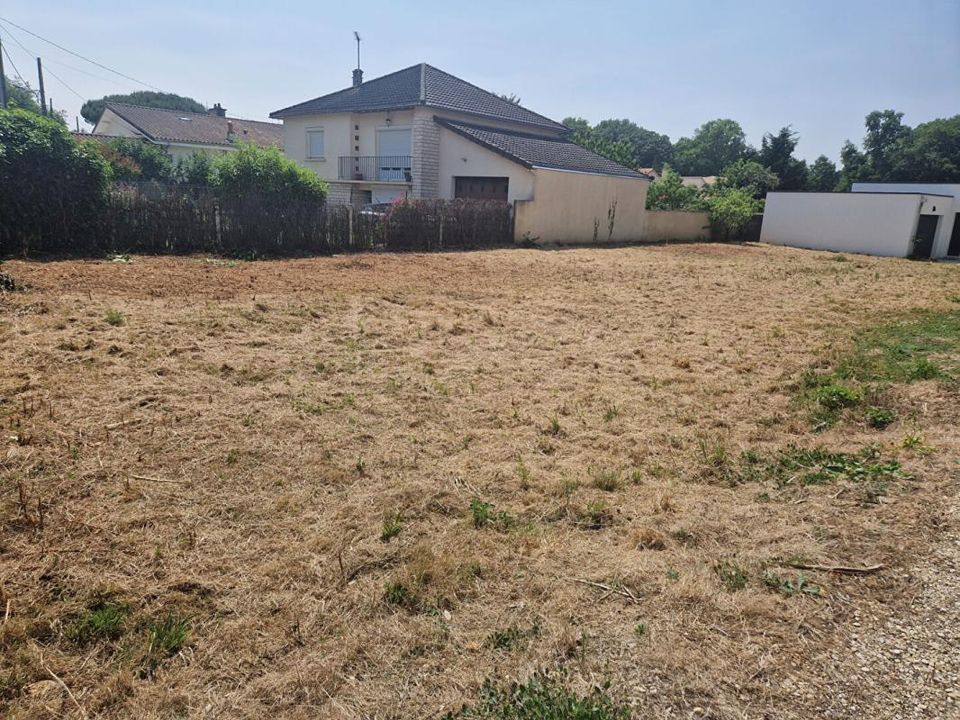 Helårsgrund i Vouneuil-sous-Biard, Vienne - foto 1