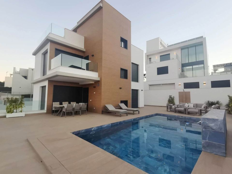 Villa em Cabo Roig, Alicante - foto 1