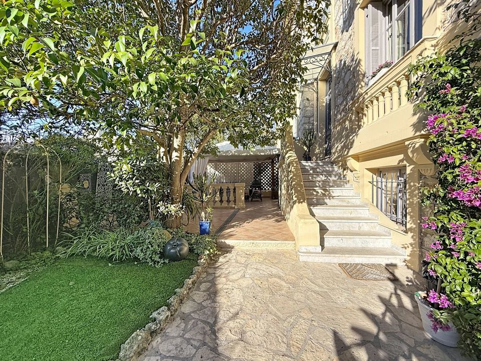 Villa i Nice, Alpes-Maritimes - foto 1