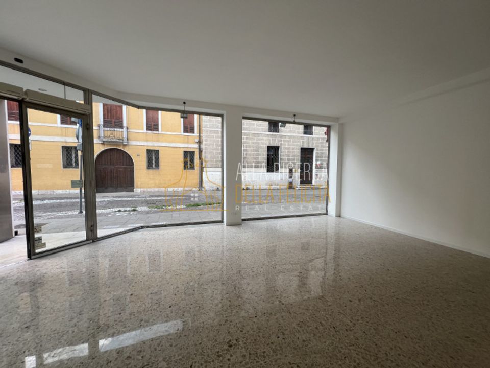 Erhvervsejendom i Schio, Vicenza - foto 3