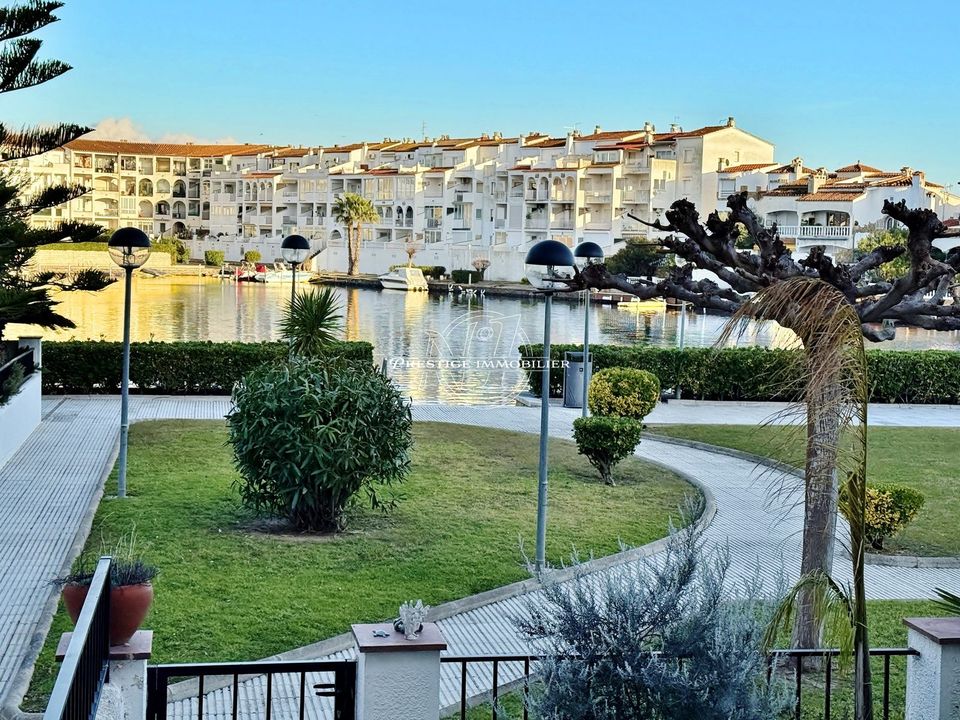 Lejlighed i Empuriabrava, Gerona - foto 1