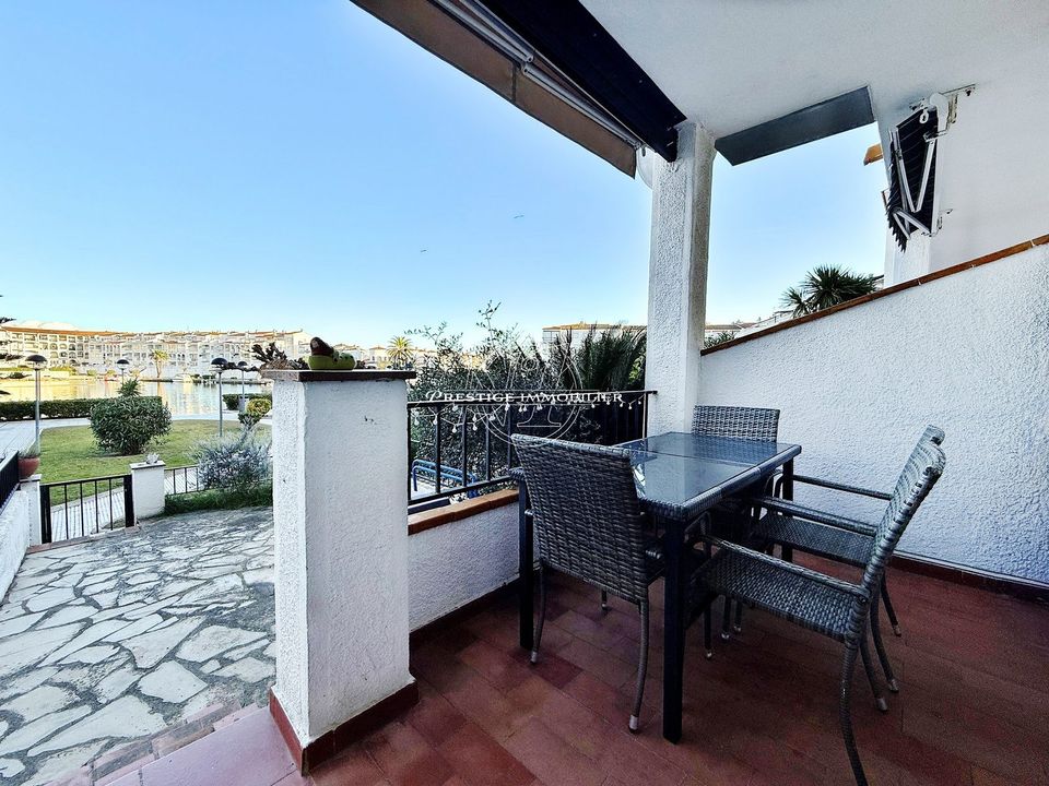 Lejlighed i Empuriabrava, Gerona - foto 2