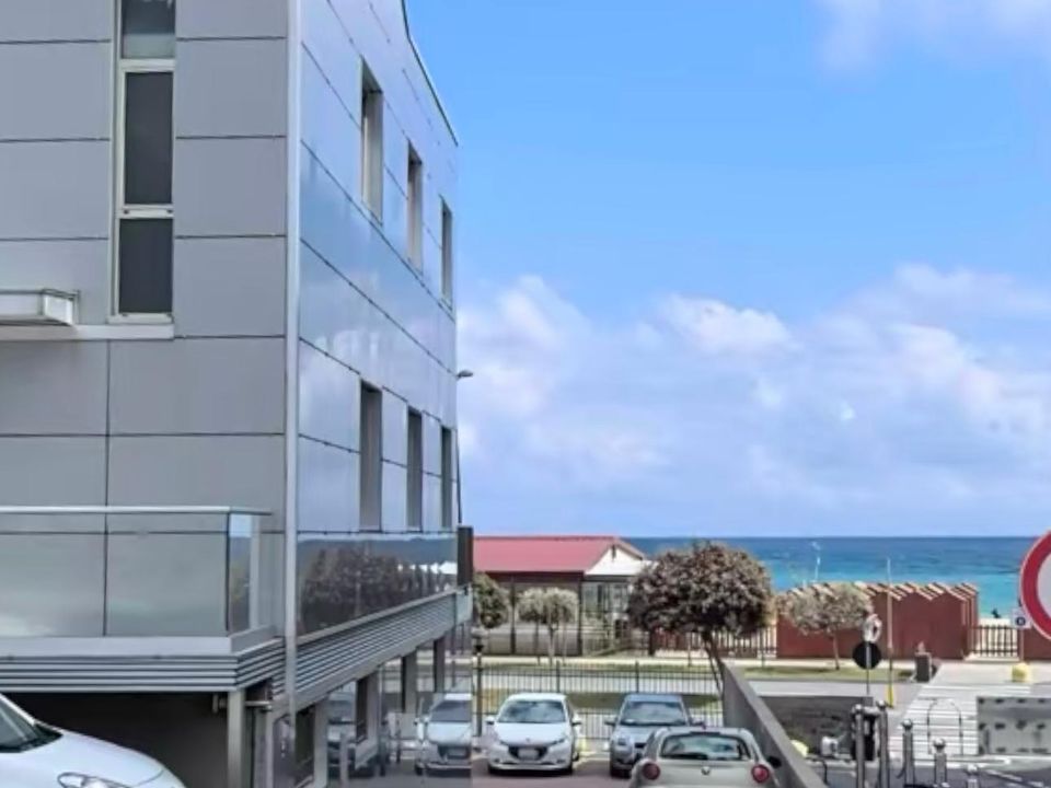 Erhvervsejendom i Vado Ligure, Savona - foto 3