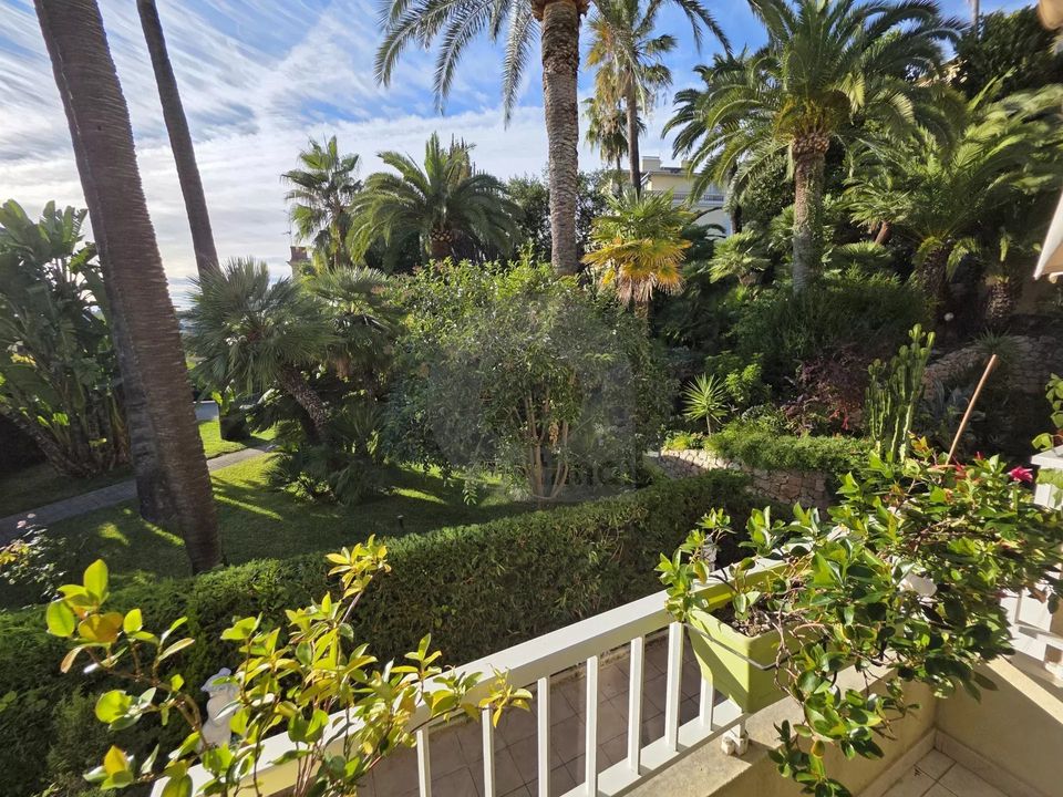 Lejlighed i Menton, Alpes-Maritimes - foto 1