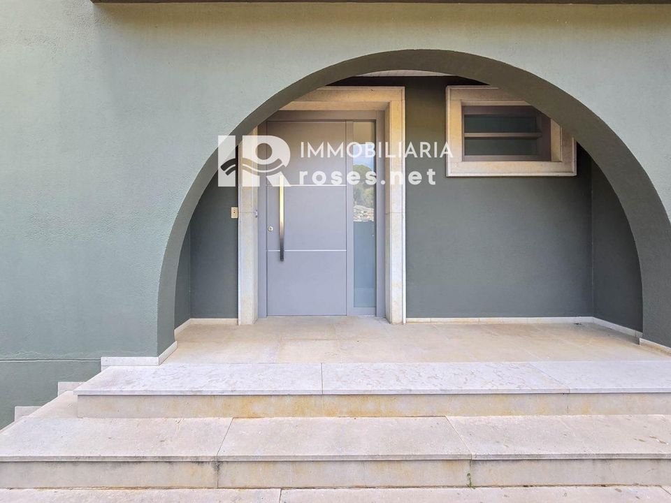 Villa en La Jonquera, Gerona - foto 4