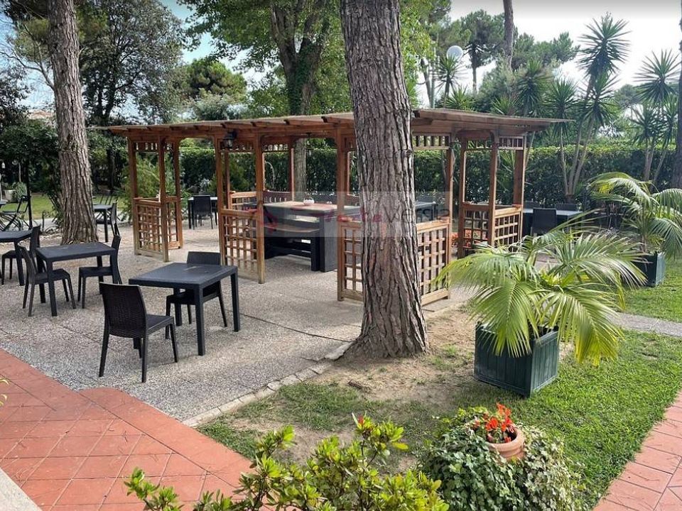 Erhvervsejendom i Montignoso, Massa and Carrara - foto 4