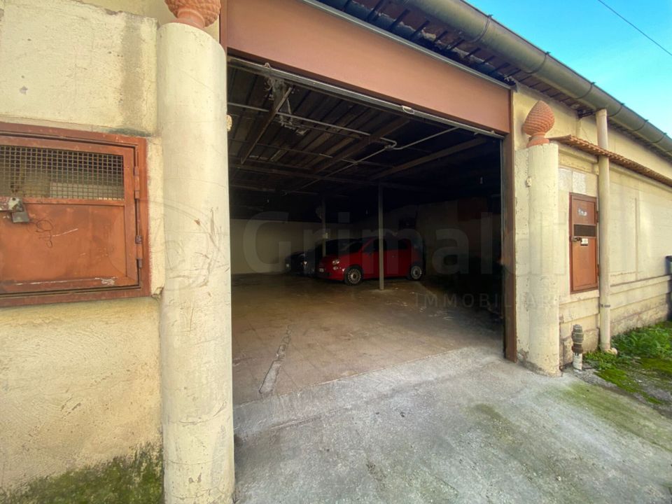 Garage i Giugliano in Campania, Naples - foto 3