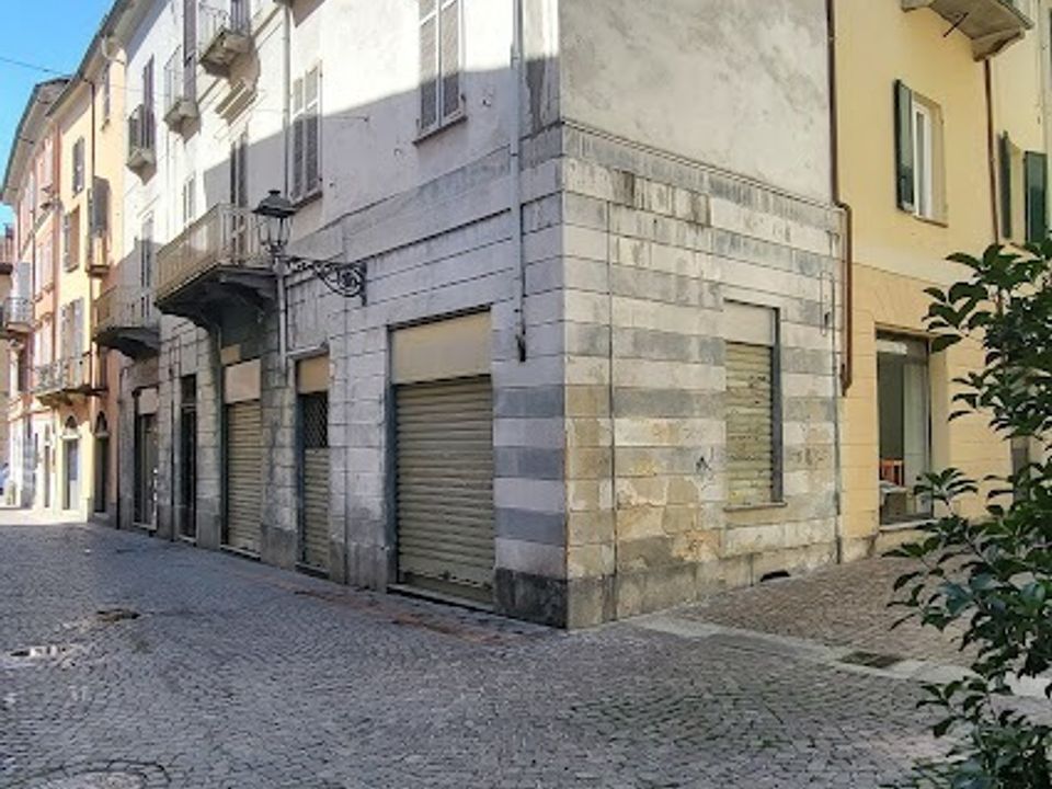 Erhvervsejendom i Vercelli, Vercelli - foto 1