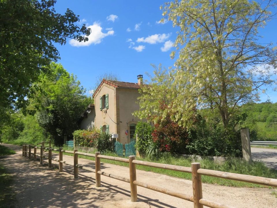 Landsbyhus i Sainte-Colombe-sur-l'Hers, Aude - bilde 1