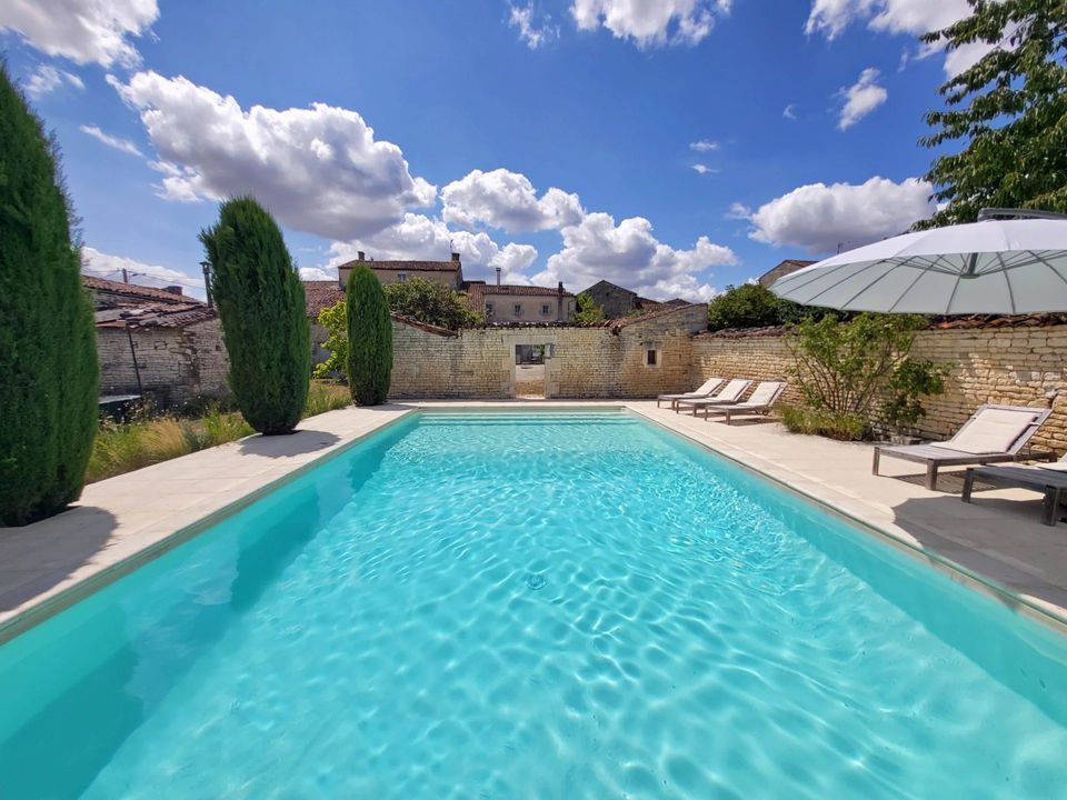 Landsbyhus i Neuvicq-le-Château, Charente-Maritime - foto 2