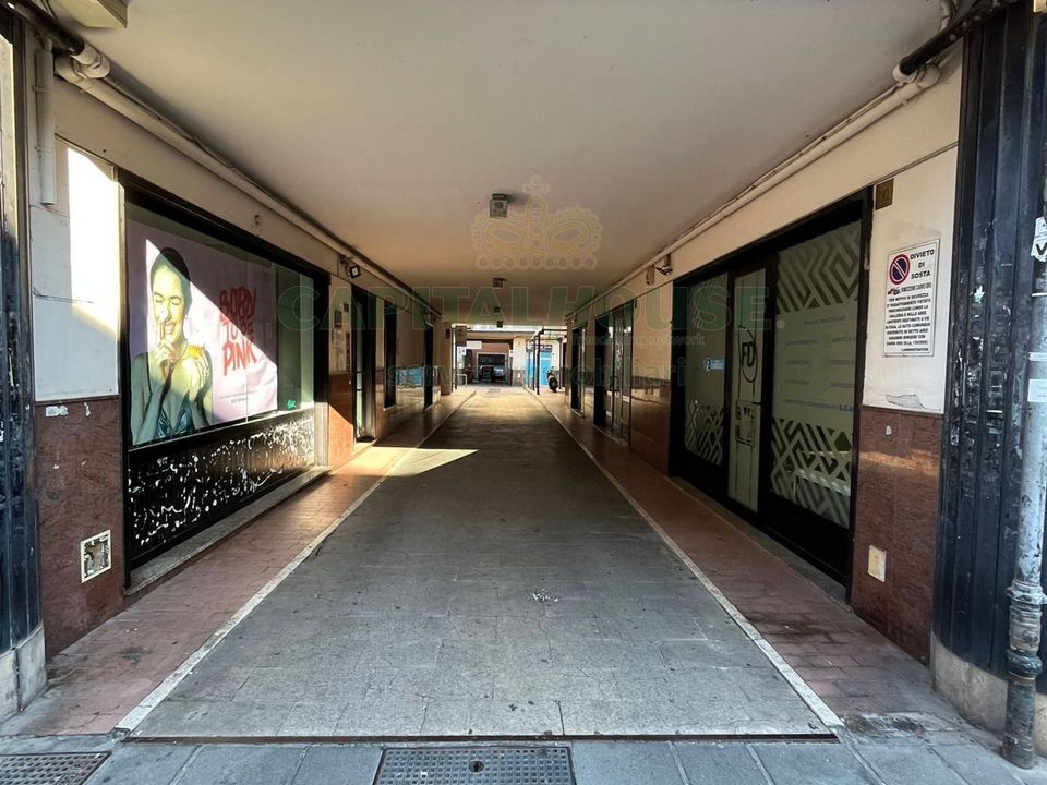 Erhvervsejendom i Avellino city, Avellino - foto 2