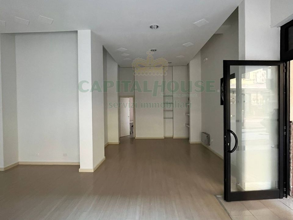 Erhvervsejendom i Avellino city, Avellino - foto 3