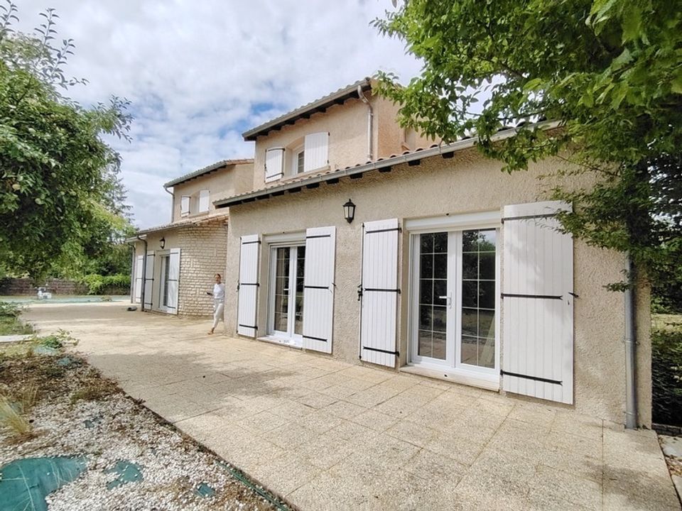 Villa i Neuville-de-Poitou, Vienne - foto 1