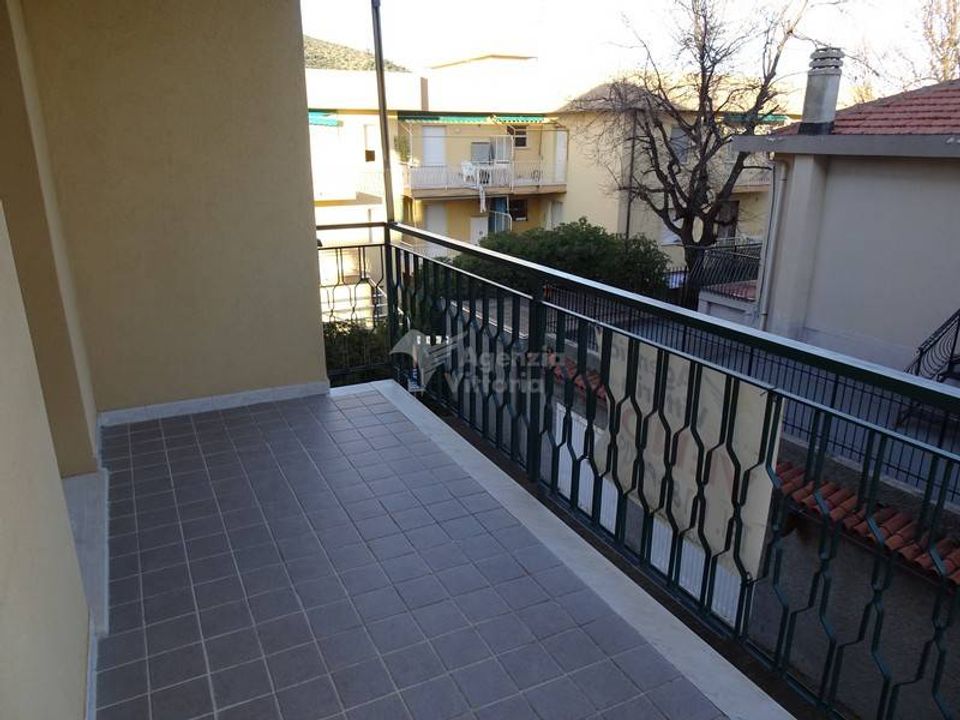 Lejlighed i Ceriale, Savona - foto 2