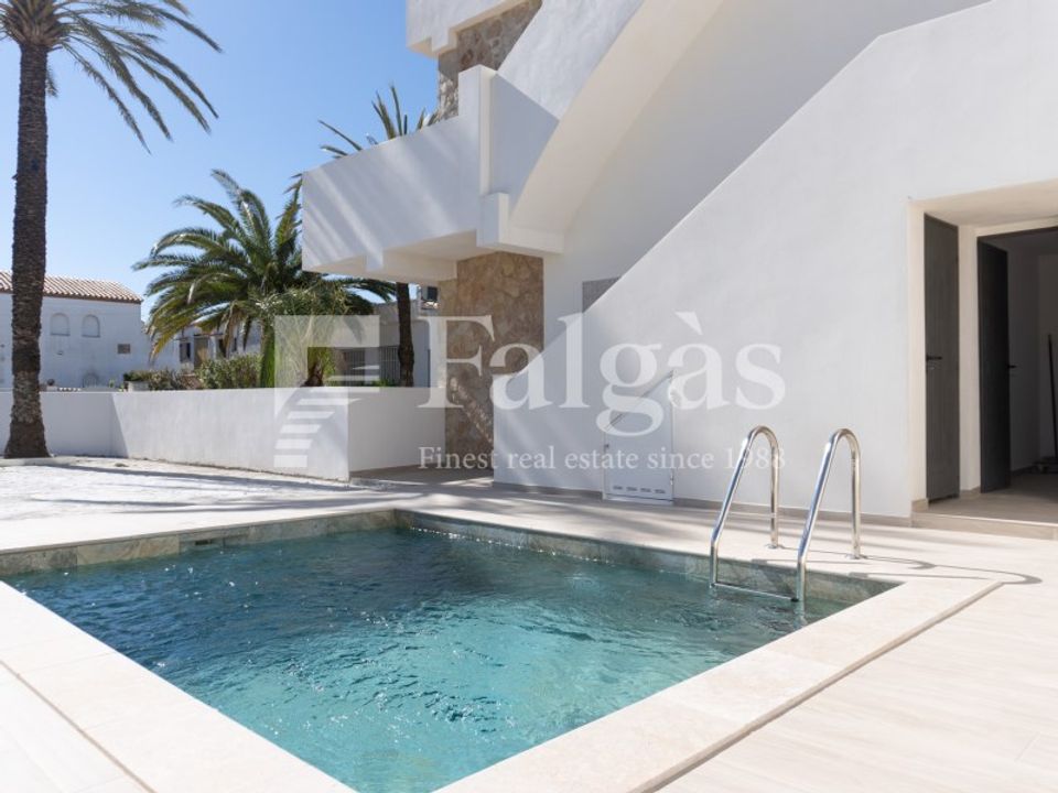 Lejlighed i Empuriabrava, Gerona - foto 1