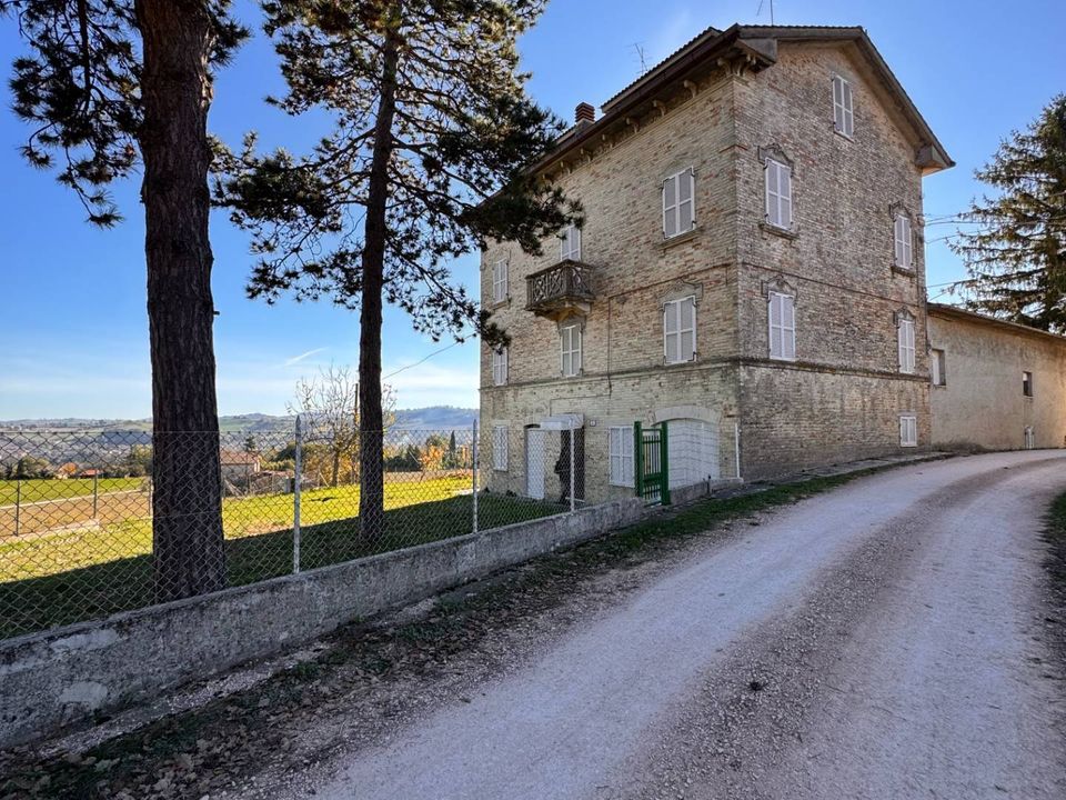 Villa i Falerone, Fermo - bilde 1