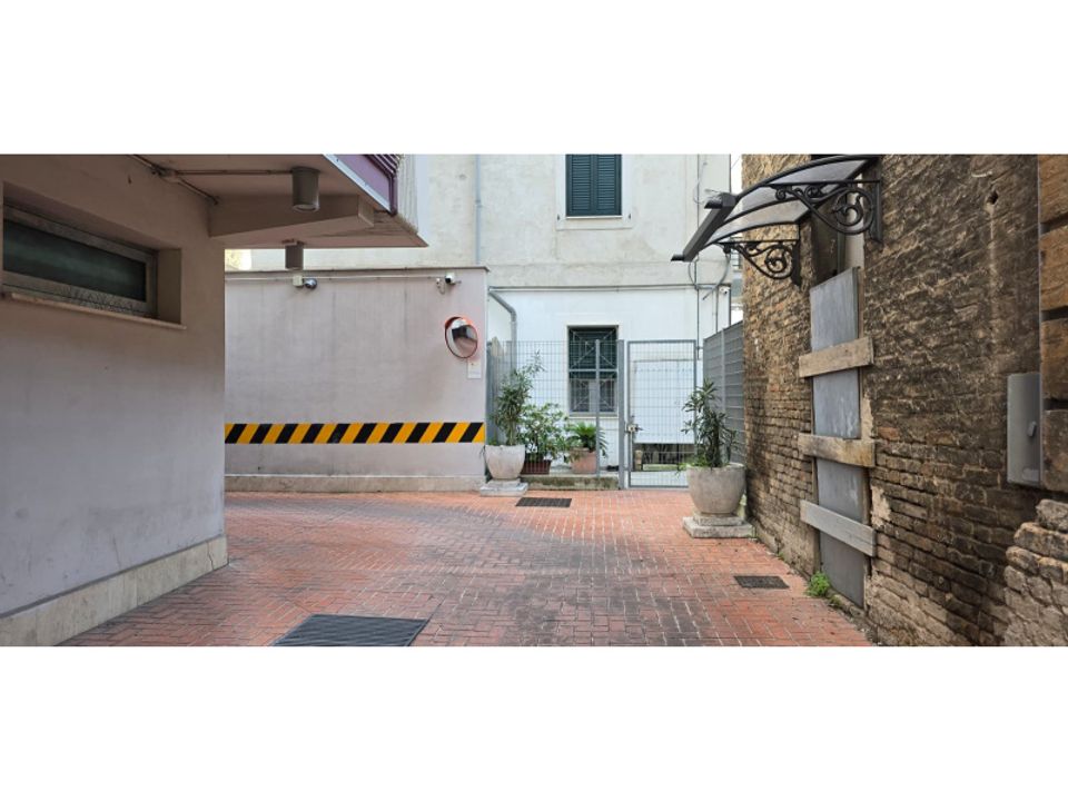 Garage i Pescara, Pescara - foto 4
