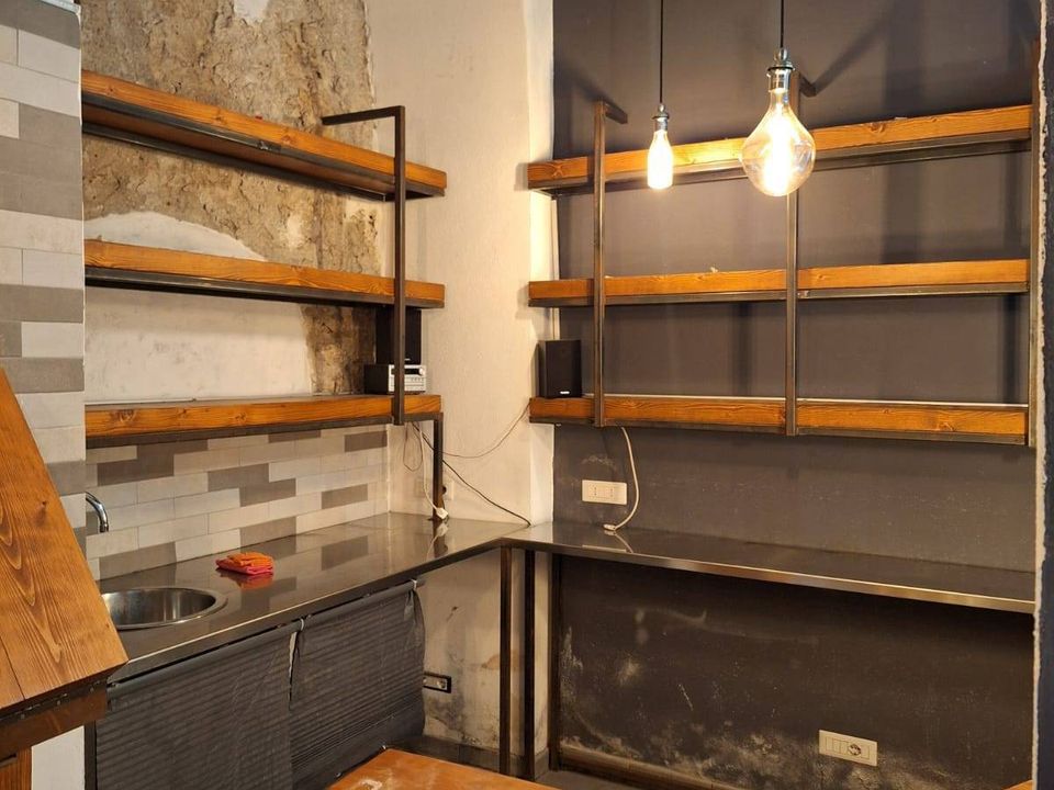 L'establiment comercial a Salerno, Salerno - foto 5