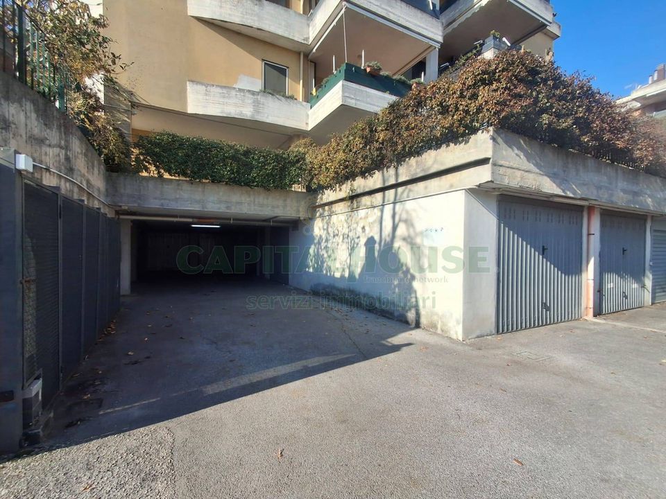 Parkeringsplads i Mercato San Severino, Salerno - foto 1