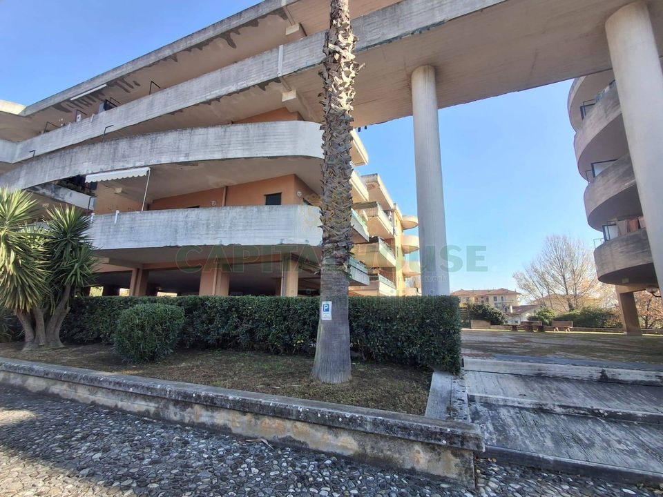 Parkeringsplads i Mercato San Severino, Salerno - foto 3